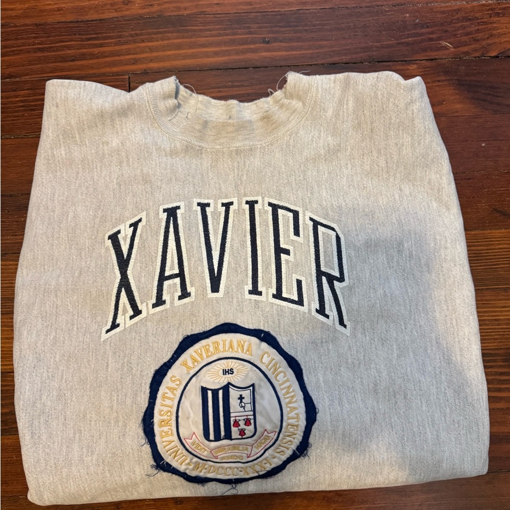 #575 VERY VINTAGE 1980s XAVIER MUSKETEERS Gray Crewneck Sweater. - Picture 16 of 16